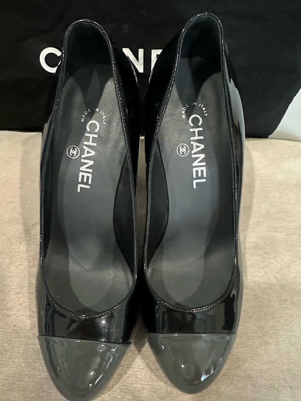 CHANEL pumps